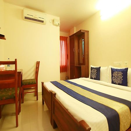 Oyo 4824 Hotel Star Kochi Dış mekan fotoğraf