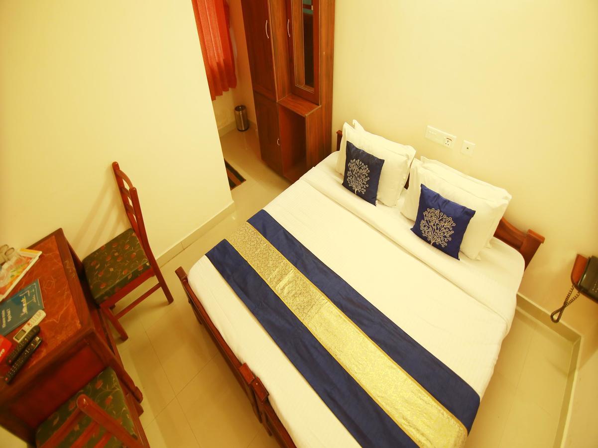 Oyo 4824 Hotel Star Kochi Dış mekan fotoğraf