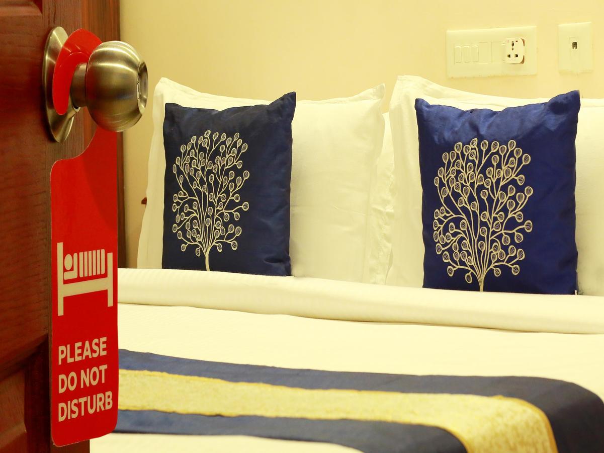 Oyo 4824 Hotel Star Kochi Dış mekan fotoğraf