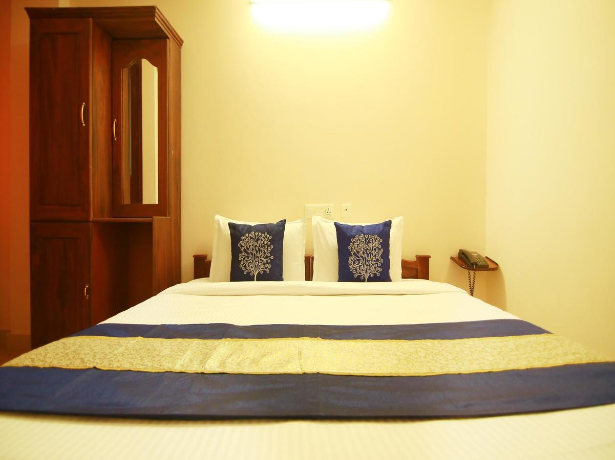 Oyo 4824 Hotel Star Kochi Dış mekan fotoğraf