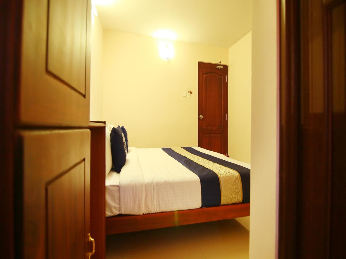 Oyo 4824 Hotel Star Kochi Dış mekan fotoğraf