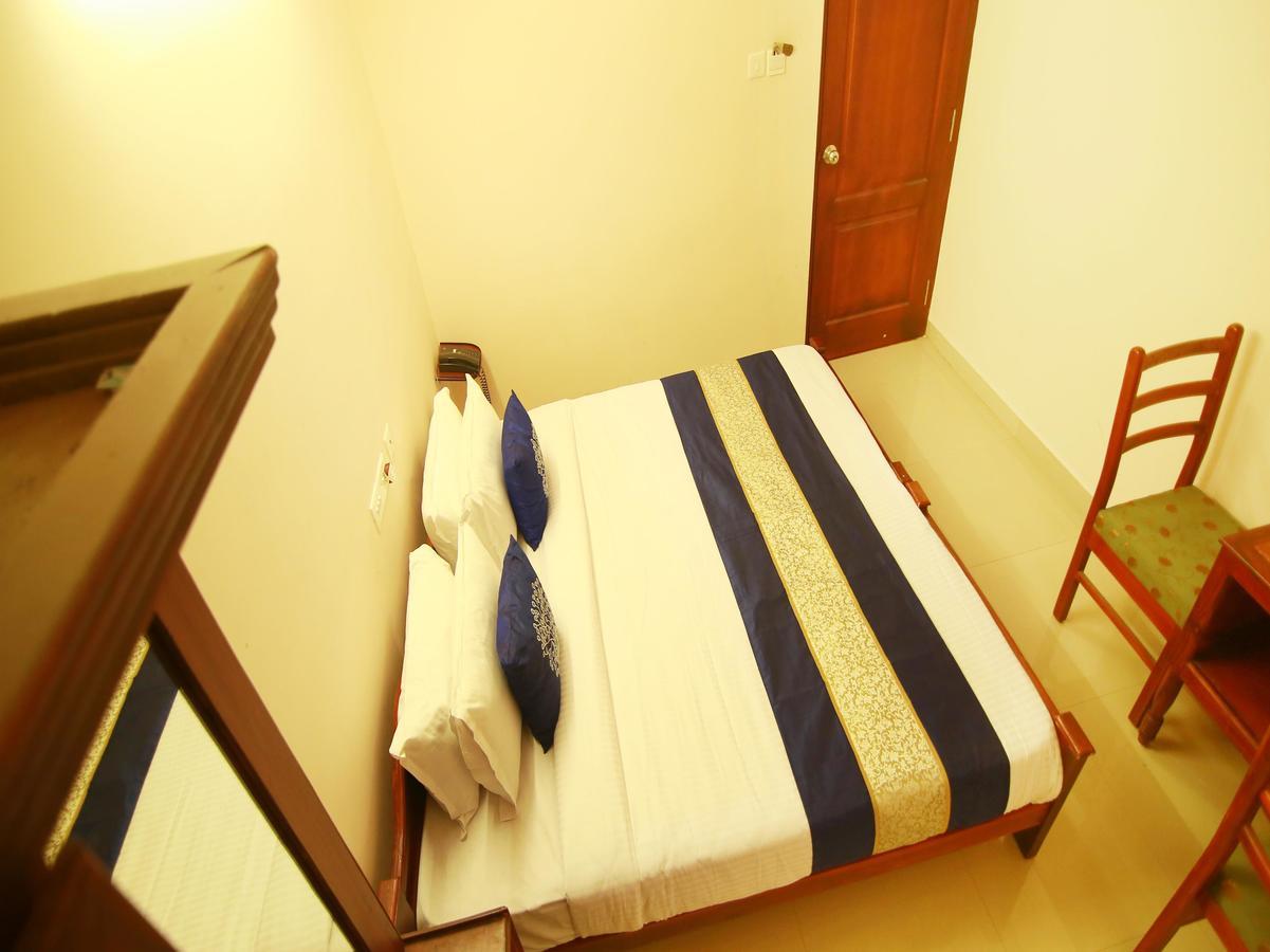 Oyo 4824 Hotel Star Kochi Dış mekan fotoğraf