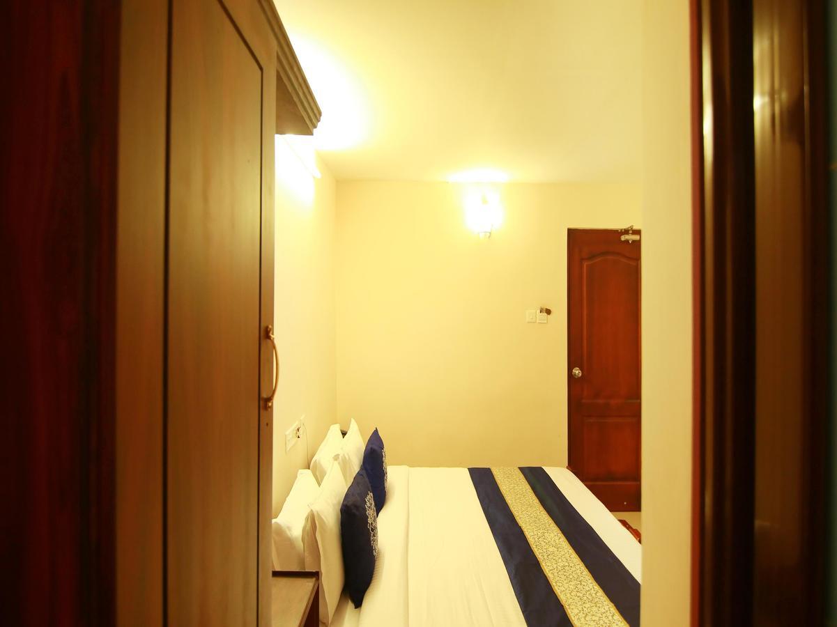 Oyo 4824 Hotel Star Kochi Dış mekan fotoğraf